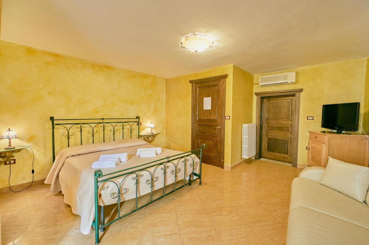 Centro Storico Rooms Gallipoli Bagian luar foto