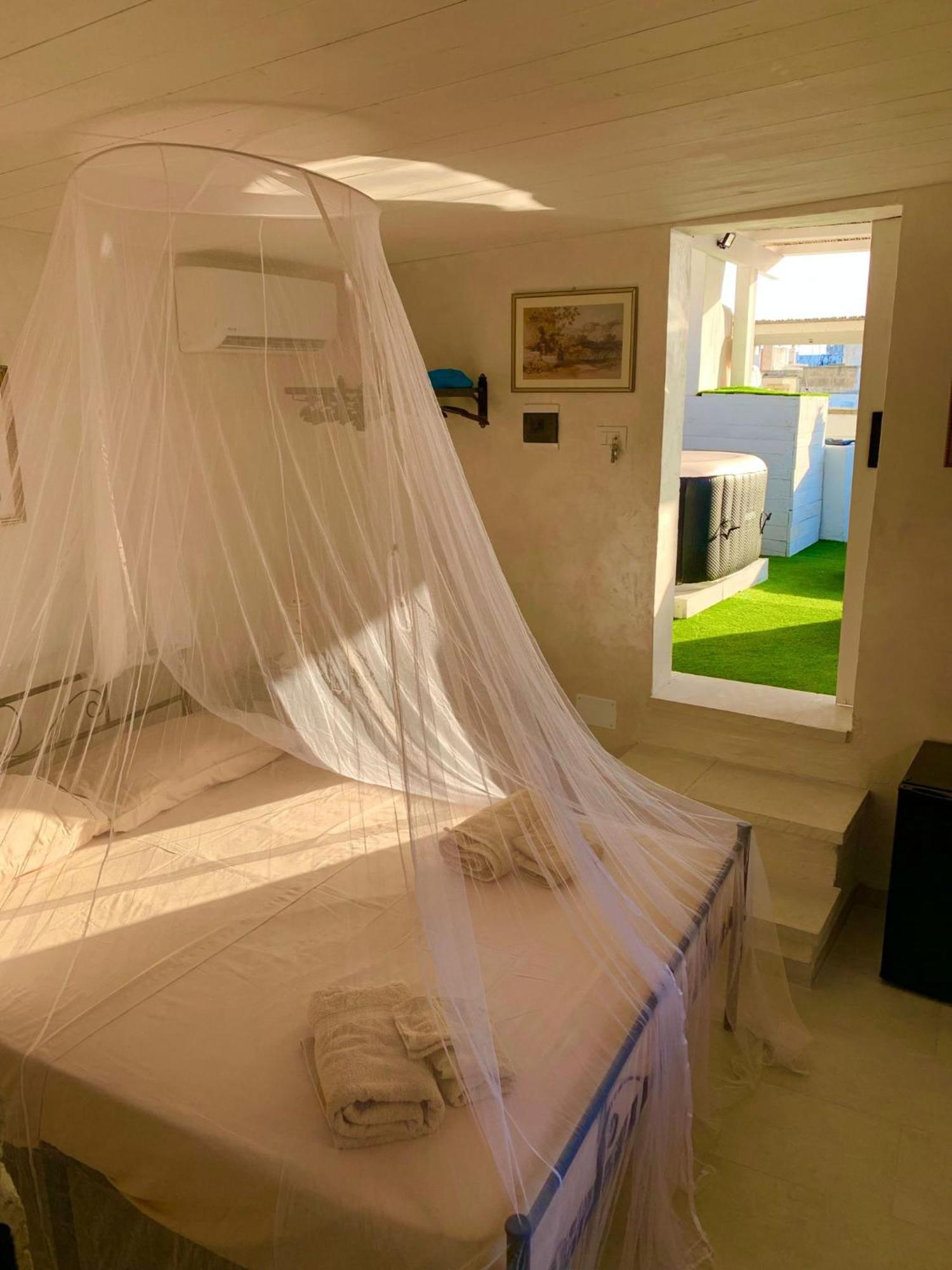 Centro Storico Rooms Gallipoli Bagian luar foto